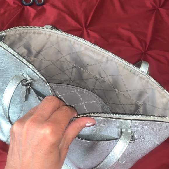 Michael Kors silver purse❤️ - Picture 5 of 6